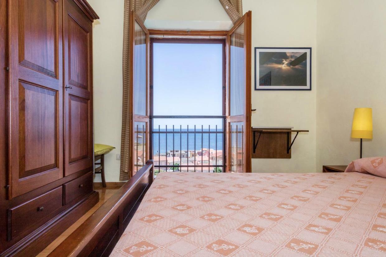 Mare Lughente Bed & Breakfast S'Archittu Dış mekan fotoğraf