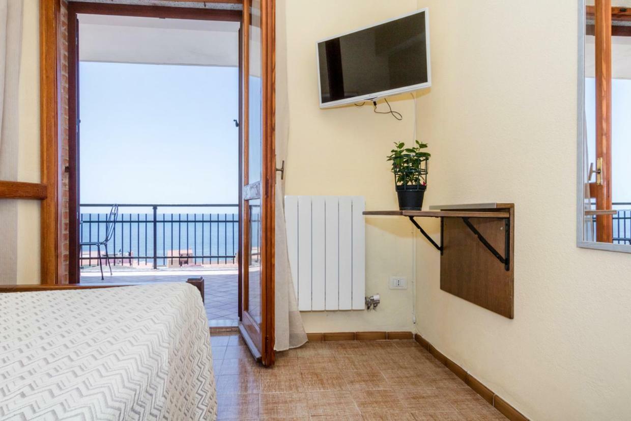 Mare Lughente Bed & Breakfast S'Archittu Dış mekan fotoğraf