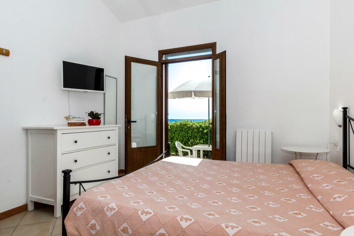 Mare Lughente Bed & Breakfast S'Archittu Dış mekan fotoğraf