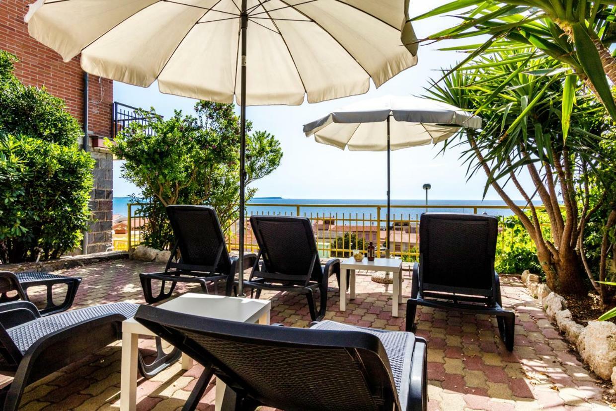 Mare Lughente Bed & Breakfast S'Archittu Dış mekan fotoğraf
