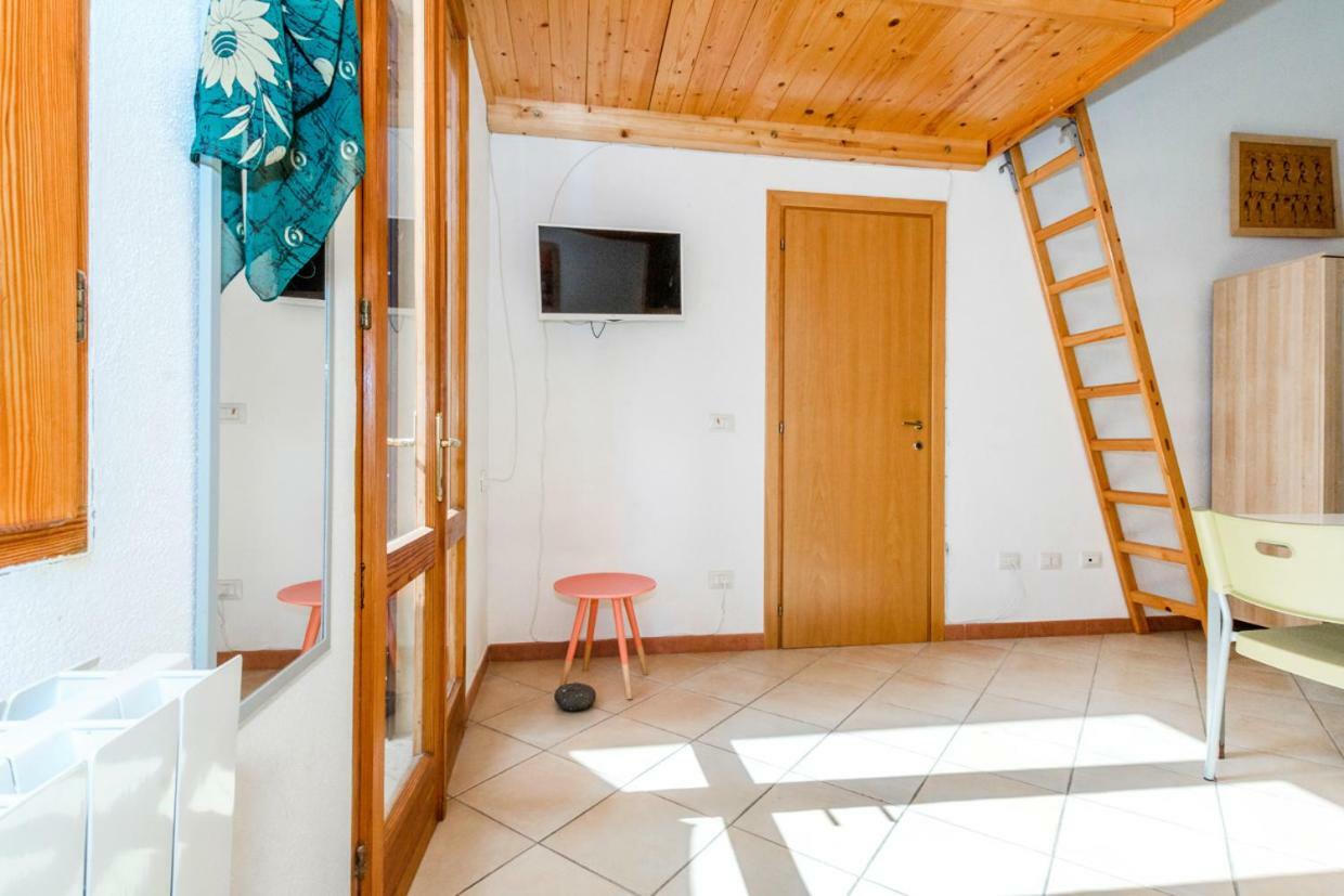 Mare Lughente Bed & Breakfast S'Archittu Dış mekan fotoğraf
