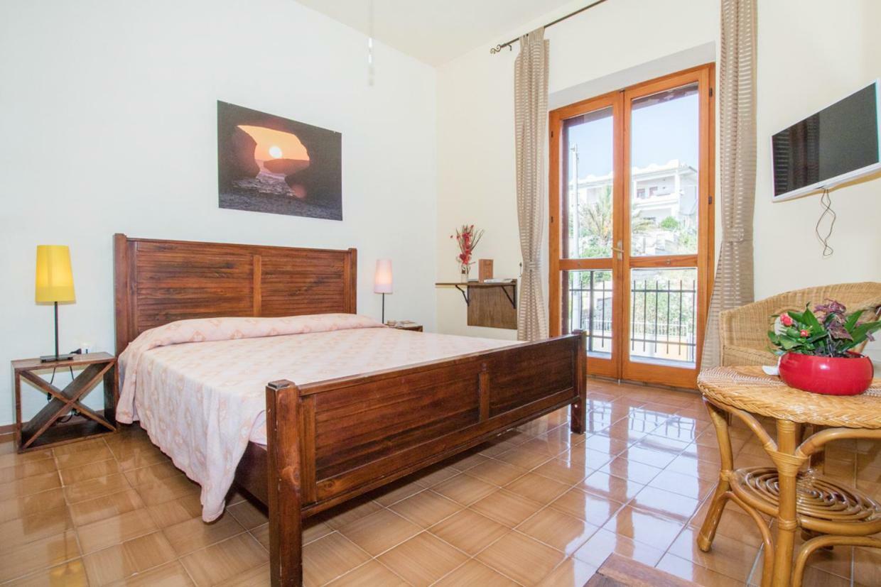 Mare Lughente Bed & Breakfast S'Archittu Dış mekan fotoğraf