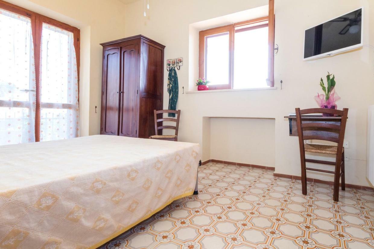 Mare Lughente Bed & Breakfast S'Archittu Dış mekan fotoğraf