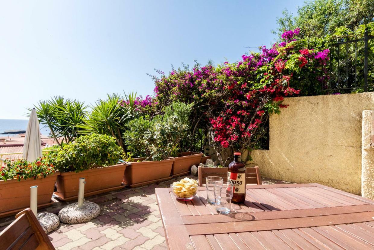 Mare Lughente Bed & Breakfast S'Archittu Dış mekan fotoğraf