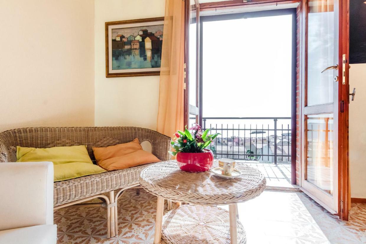 Mare Lughente Bed & Breakfast S'Archittu Dış mekan fotoğraf