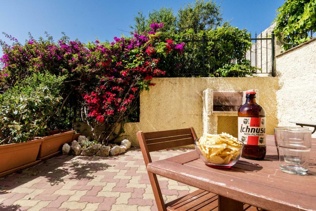 Mare Lughente Bed & Breakfast S'Archittu Dış mekan fotoğraf